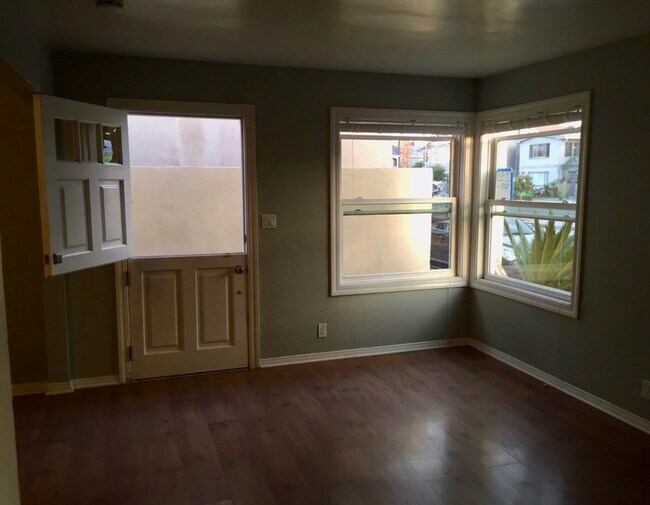 Building Photo - 1230 W Balboa Blvd