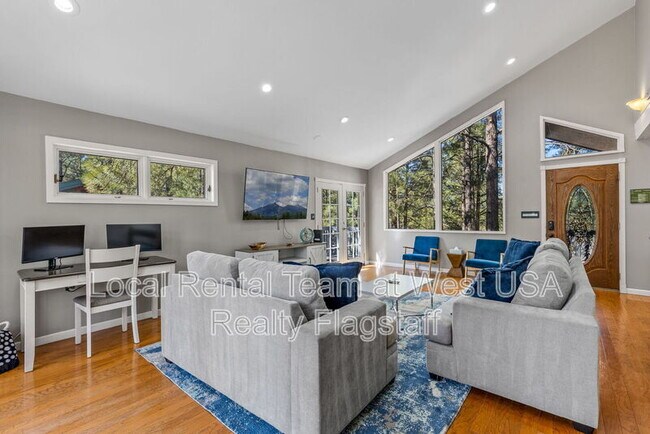 Foto del edificio - 1720 N Doral Way