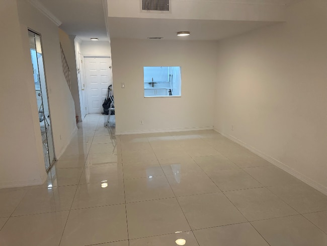 Building Photo - 1624 NW 90th Way