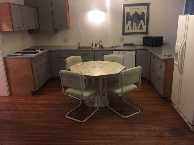 Foto del edificio - 5620 Woodmont St