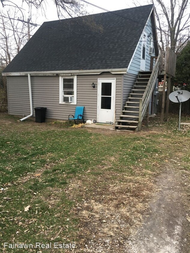 Building Photo - 1514 W Healey St