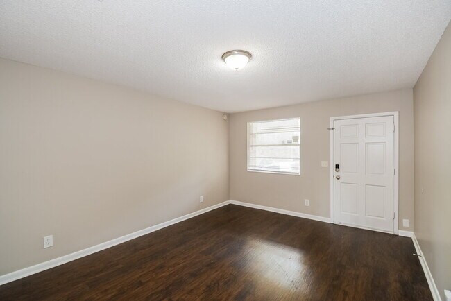 Foto del edificio - 5038 Locksley Ave