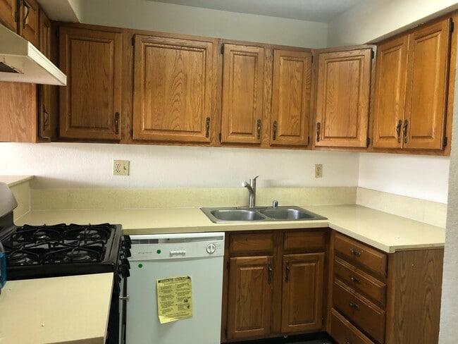 unit 212 - 132 S Adams St
