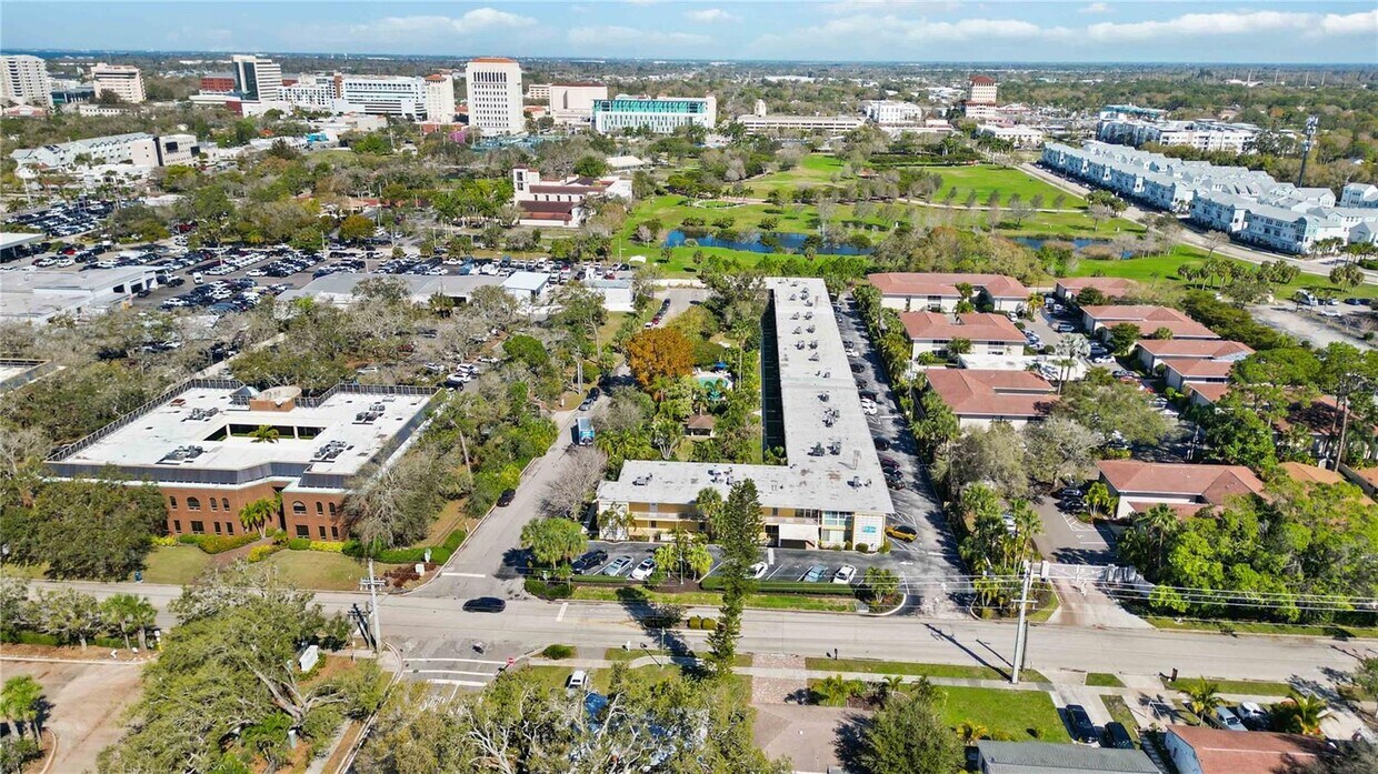 Foto principal - 2155 Wood St