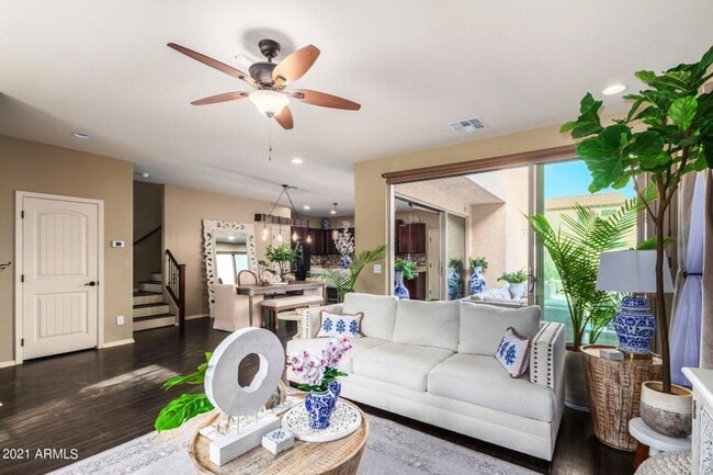 Foto del edificio - GORGEOUS home in THE KNOLLS at Power Ranch!