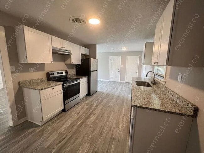 Building Photo - 7012 Yarberry Ln