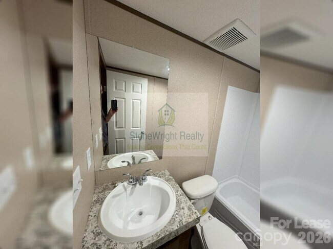Foto del edificio - 2034 Shelby Rd