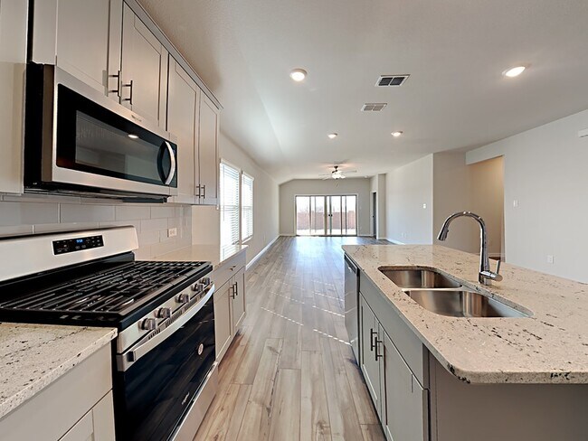 Foto del edificio - 6053 Pathfinder Trail