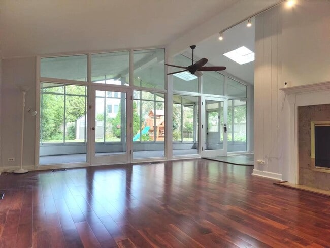Foto del edificio - 118 Lockerbie Ln