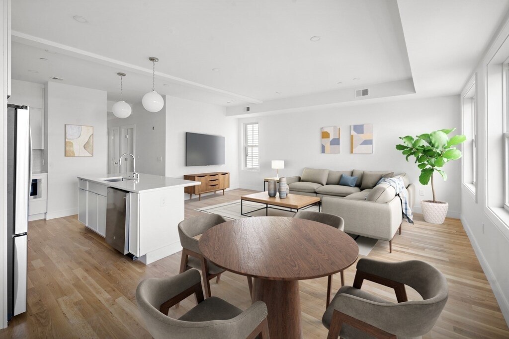 Foto principal - 298 Maverick St