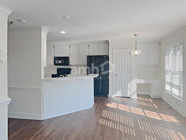 Building Photo - 4840 Forest Highland Dr