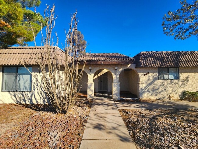 Building Photo - 3004 Missouri Ave