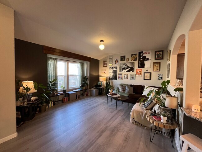 Building Photo - 2138 Birmingham Loop