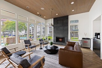 Building Photo - Mia LXMI Westchase West