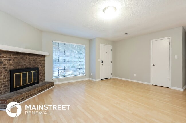 Foto del edificio - 661 Overlook Ct