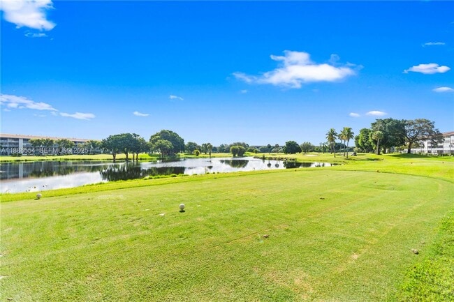 Foto del edificio - 301 SW 135th Ave