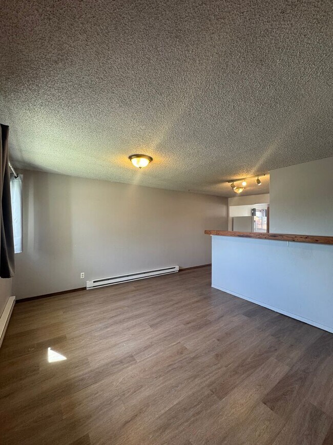Foto del edificio - Bright and Welcoming 2-Bedroom Home