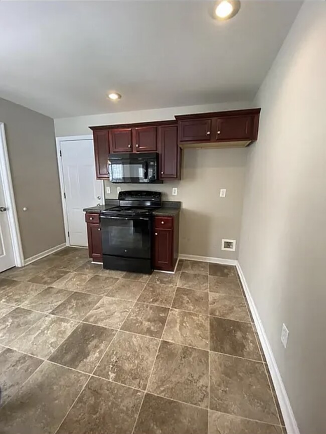 Foto del edificio - 11815 Pulaski Pike