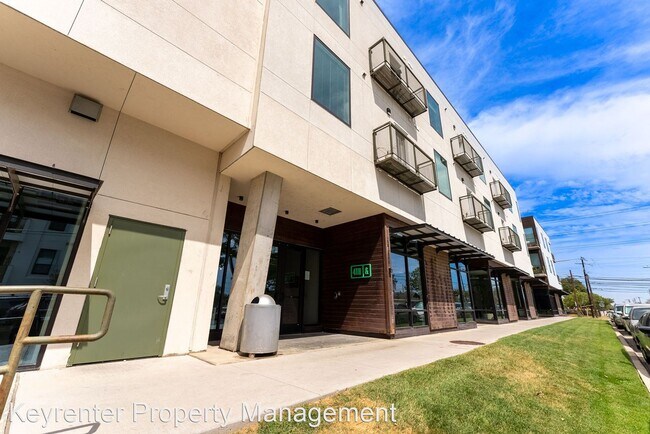 Foto del edificio - Studio, 1 bath House - 1800 E 4th St. #343