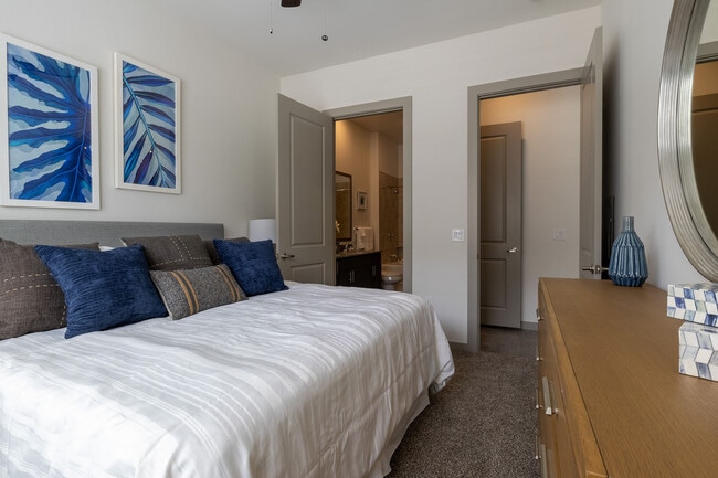 Building Photo - Charleston at Fannin Station