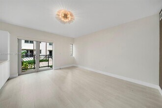 Building Photo - 435 21st St