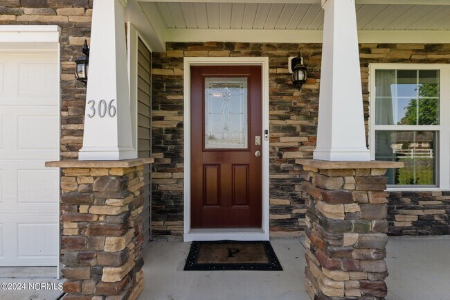 Foto del edificio - 306 Gracie Farms Rd
