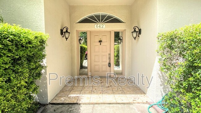Building Photo - 642 Weathersfield Dr
