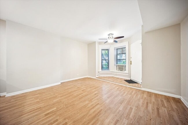 Building Photo - 750 S Oakley Blvd