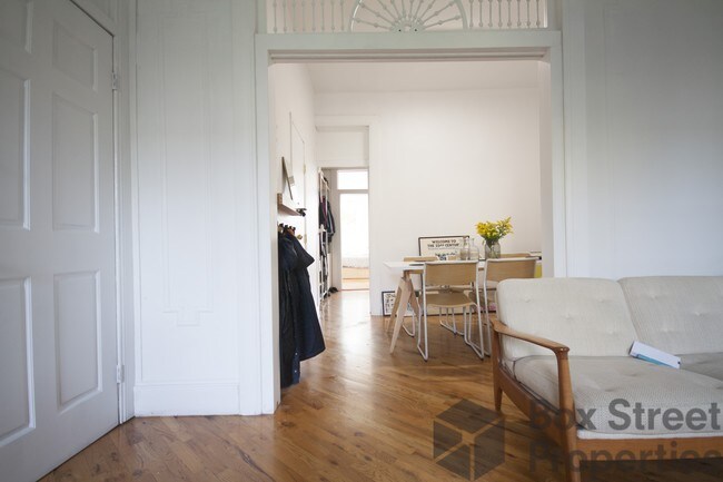 Foto del edificio - 99 McGuinness Blvd