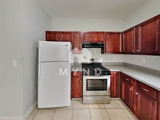 Building Photo - 4 br, 2.5 bath House - 6511 Grey Fox Way