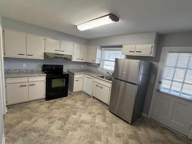 Building Photo - 125 Greenbriar Rd