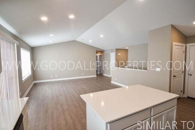 Building Photo - Must see this 4 Bedroom Walkout Ranch Style in Desoto