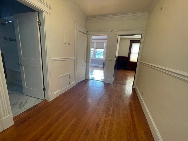 Building Photo - 25 Stearns Rd
