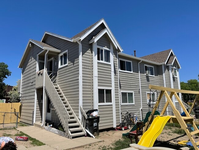 Building Photo - 1002 Mazatlan Cir