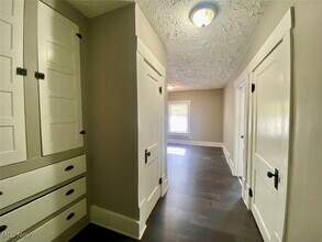 Building Photo - 999 W Exchange St