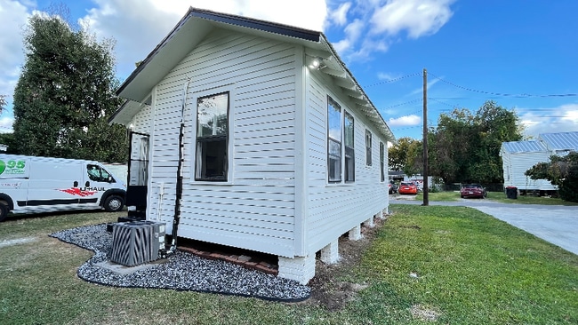 Building Photo - 808 Gordon St