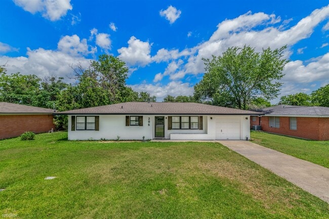 Building Photo - 3 br, 1 bath House - 206 Helena St