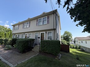 Building Photo - 612 Black Rock Tpke
