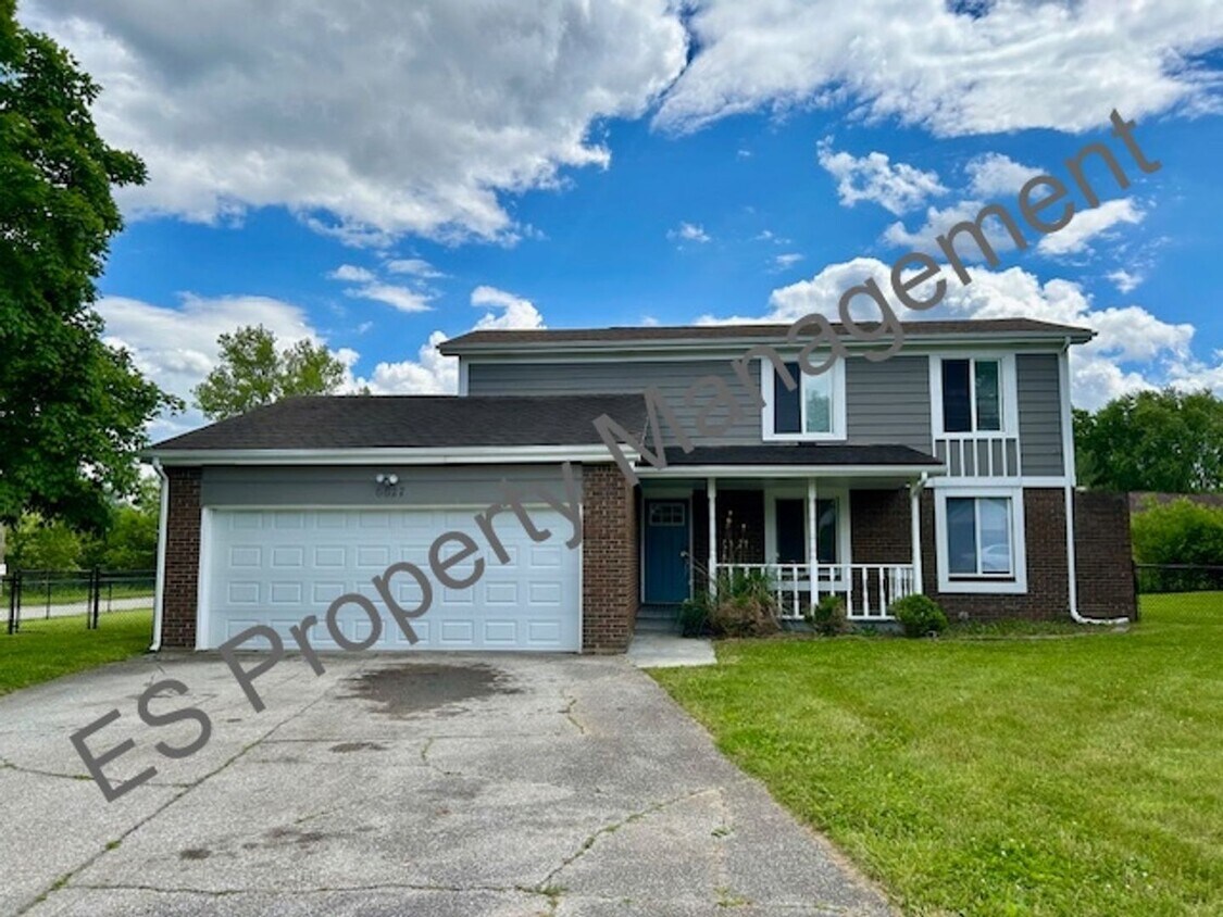 Primary Photo - 4 Bedroom 2 Bathroom Two Story Home with T...