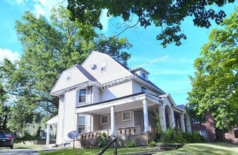 Building Photo - 1005 Highland Ave