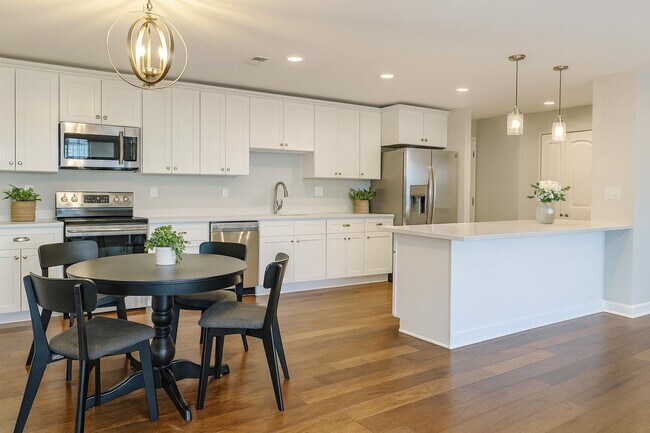 Building Photo - 1727 W Crystal Ln