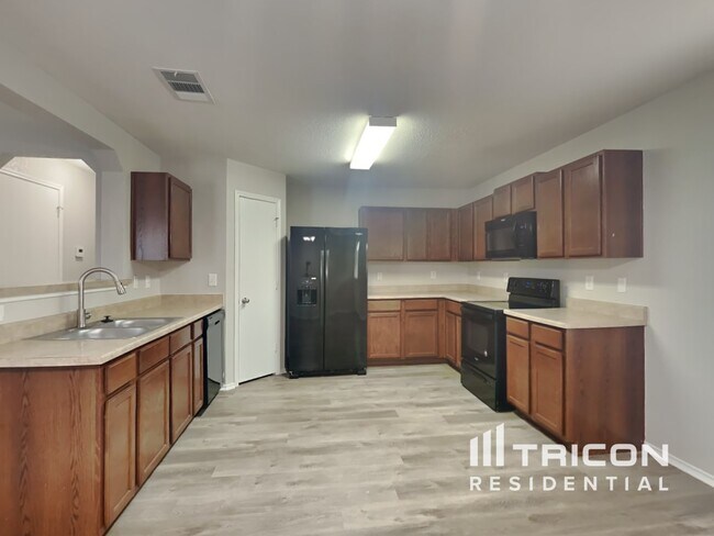 Building Photo - 16247 Kentucky Ridge Selma TX