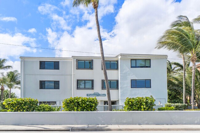 Foto del edificio - 250 S Ocean Blvd