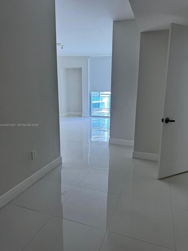 Building Photo - 350 S Miami Ave
