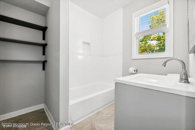 Foto del edificio - 3 Monroe St