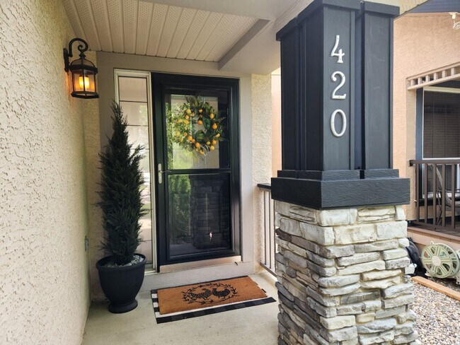 Photo du bâtiment - 420 Everbrook Dr SW