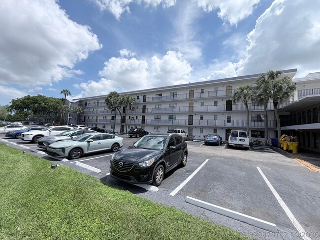 Foto del edificio - 9370 SW 8th St