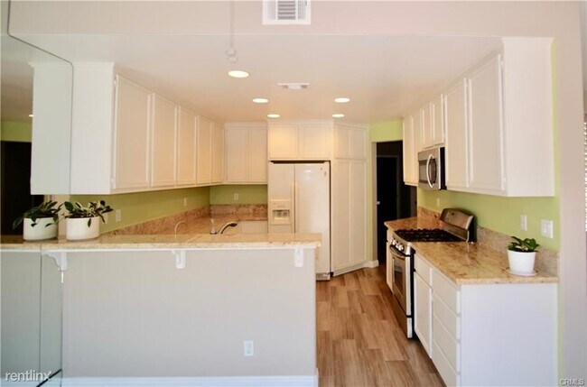 Building Photo - 3 br, 3 bath Condo - 2330 Tryall
