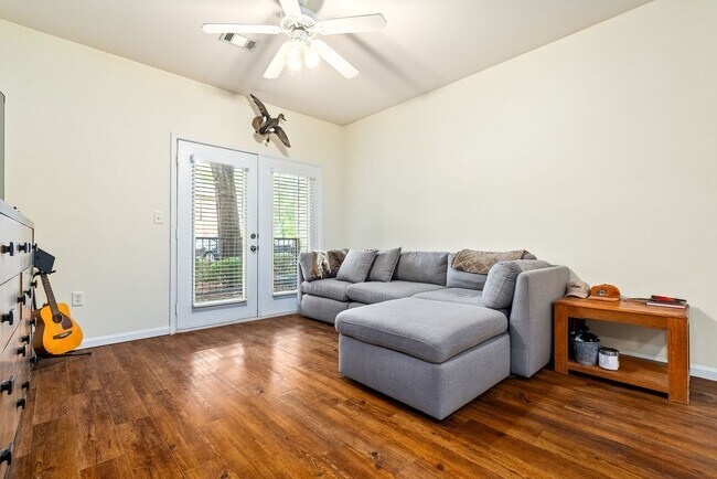 Foto del edificio - Condos at Mill Creek, Unit E-101