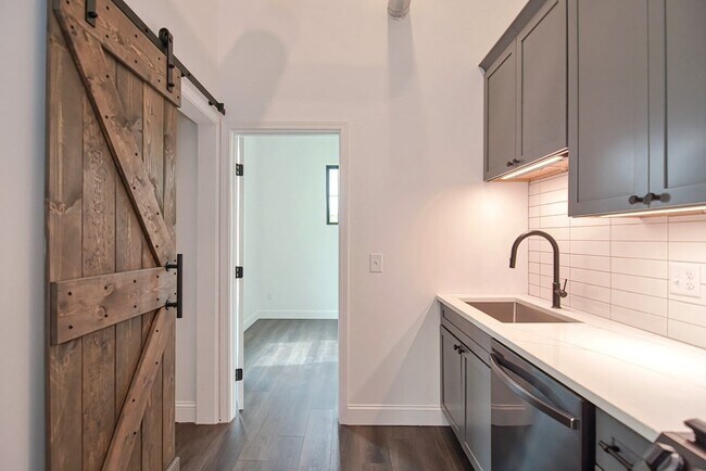 Foto del edificio - 1320 Pawtucket Ave